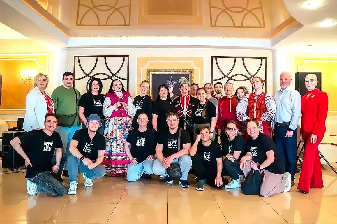 КРАЕВОЙ ТЕАТР КУКОЛ ПОКОРЯЕТ БАРНАУЛ И ВСТРЕЧАЕТ ГОСТЕЙ     Стартовали обменные гастроли, организова