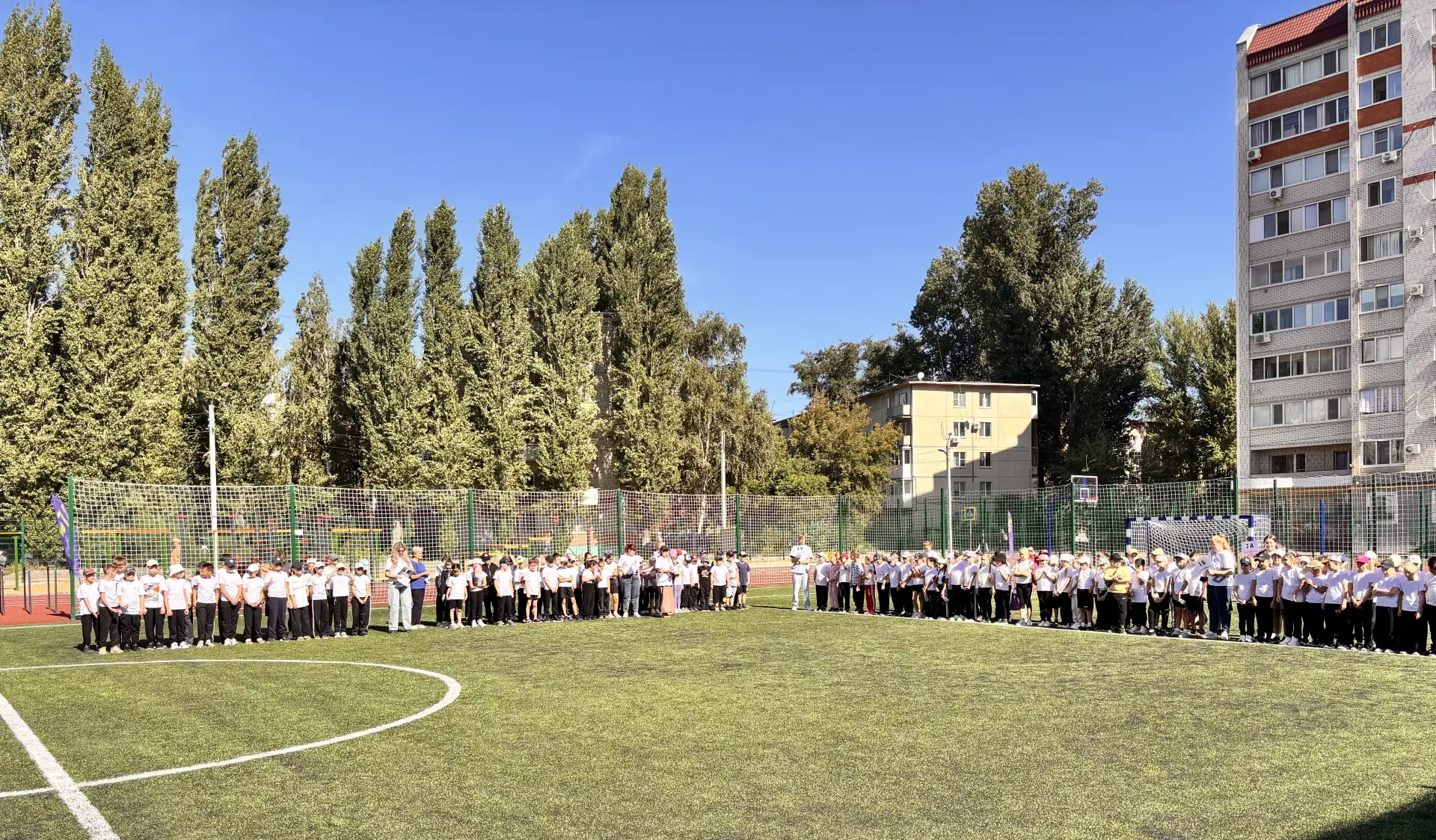 3 сентября на школьной спортивной площадке МОУ «СОШ № 18 им А.А. Мыльникова» прошел вто...