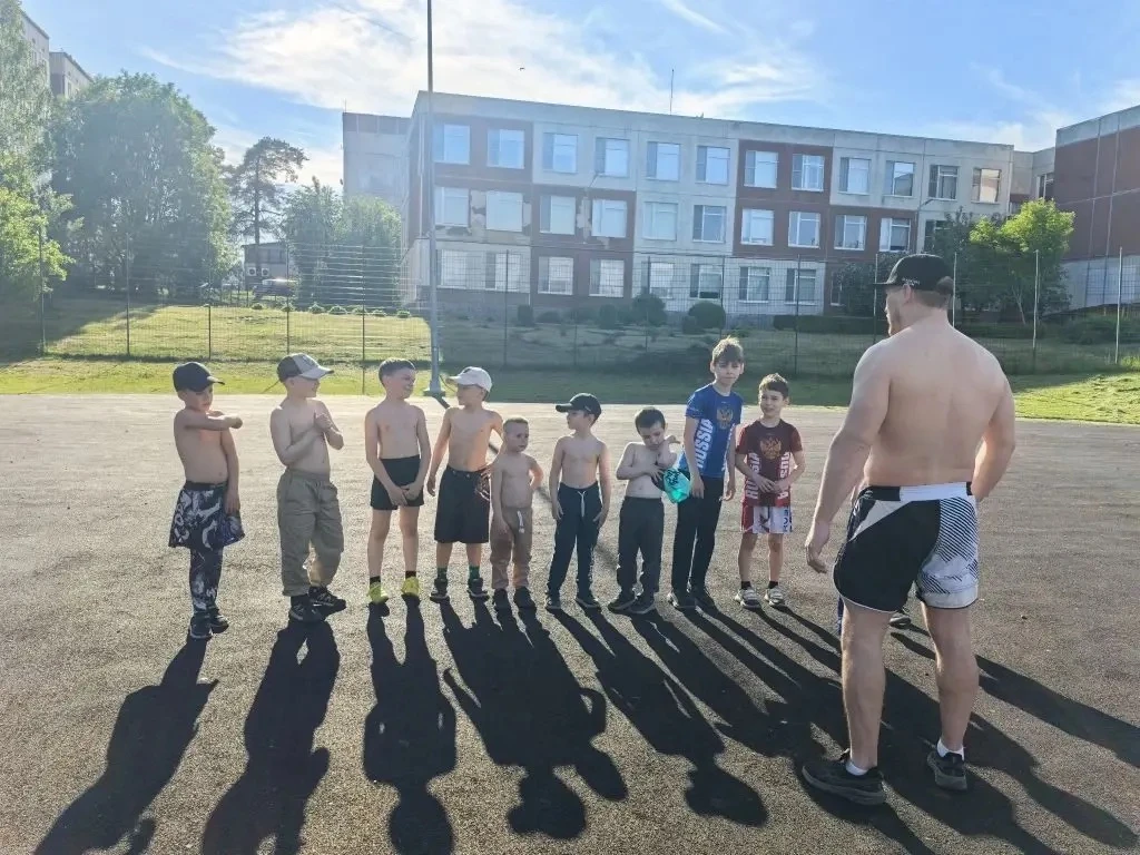 🌞 ГЛАДИАТОРЫ ТРЕНИРУЮТСЯ НА СВЕЖЕМ ВОЗДУХЕ! 💪