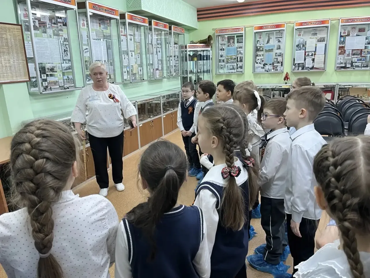 💥Сегодня учащиеся 1а класса (Кл.руководитель Джармокова Б.М) посетили музей боевой и т...