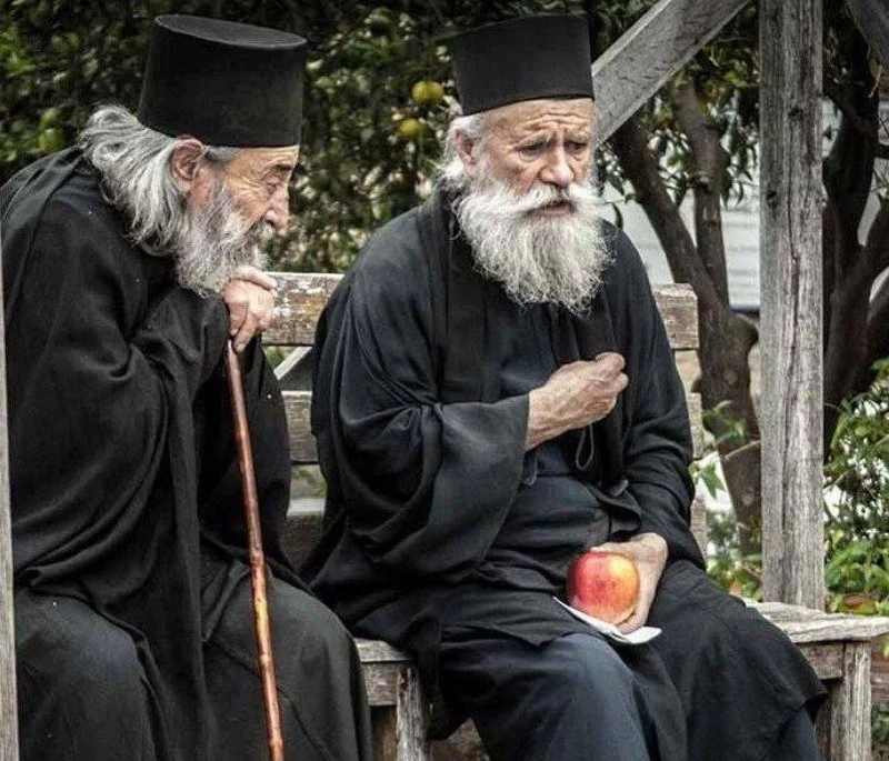 Ты унываешь потому, что хочется тебе без труда взлететь на крыльях праведности, а крыльев-то еще нет