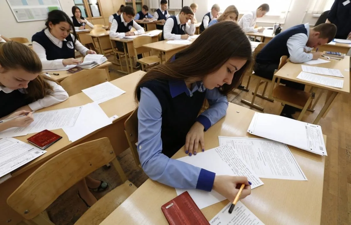 Инвестиция в будущее: приморские стобалльники получат по 100 000 рублей  Во Владивостоке и Приморье 