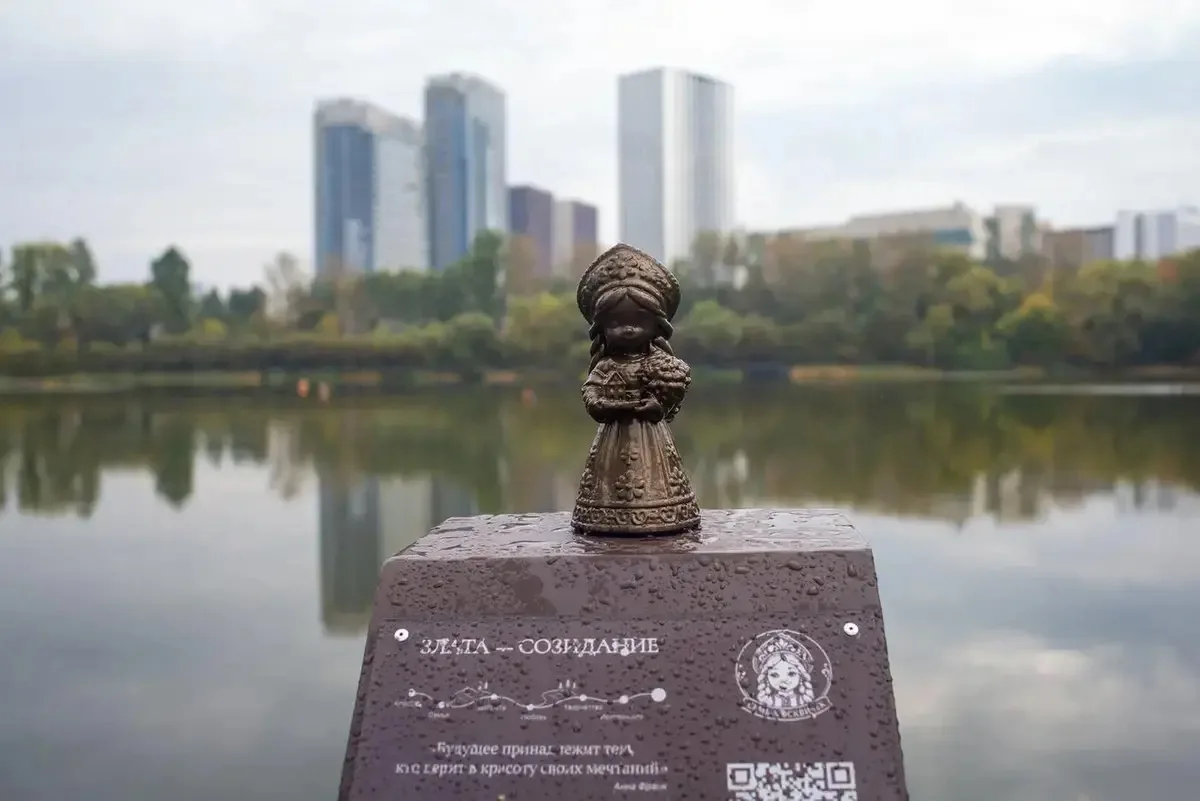 ✨ В парке «Покровское‑Стрешнево» появился арт‑проект «7 москвичек»