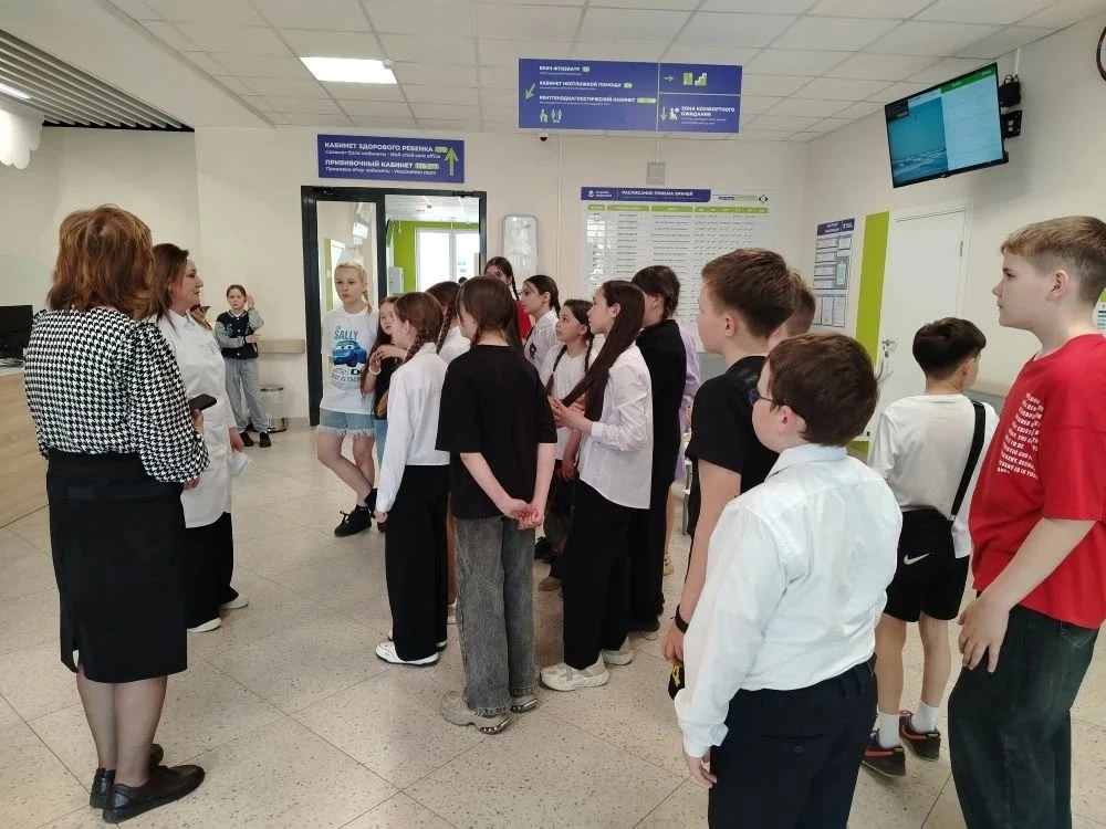 🏥 Экскурсии в новую детскую поликлинику: как это было  5 мая, во вторник, ученики 6 «М» класса вперв