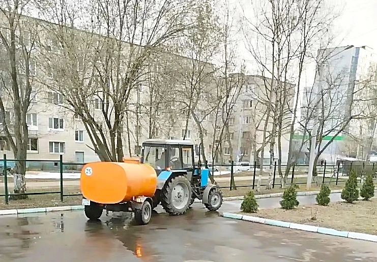 🌳🏣🧹В заботе о школе: субботники  Я верю в одно: если мы любим, мы заботимся. И эту заботу видно нево