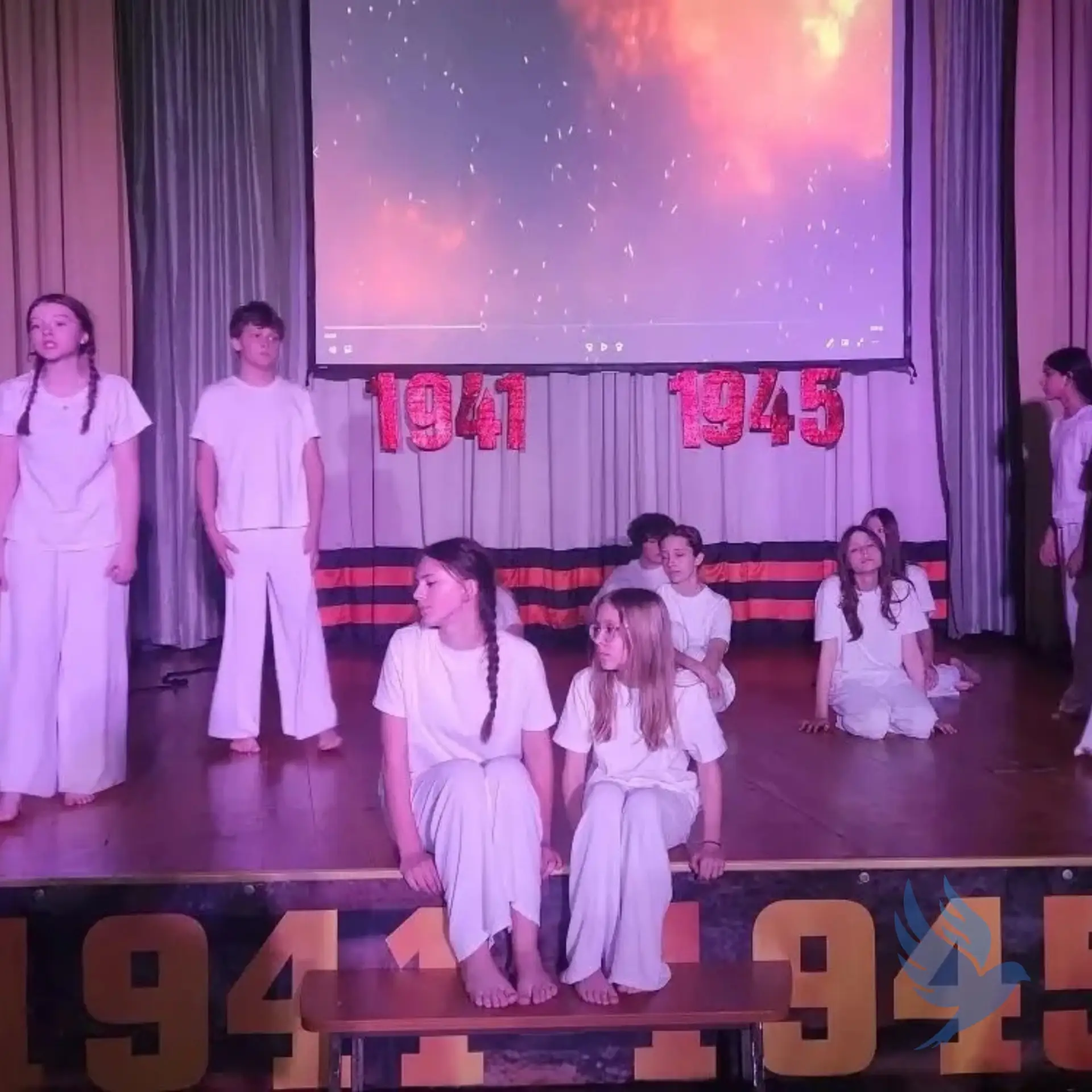 🎤 «Салют» талантам: в школе прошел фестиваль  📅 22 апреля в нашей школе состоялся IV Открытый гражда