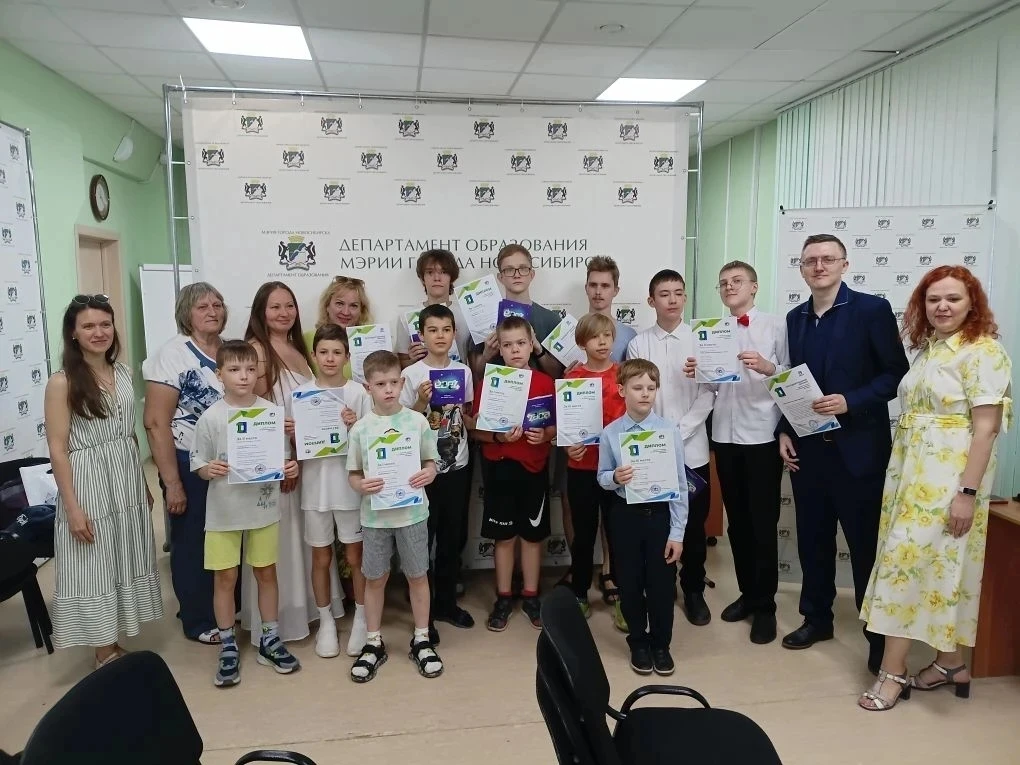 4 июня состоялось награждение участников городского конкурса «IQ-лидер 2026», который объединяет юны