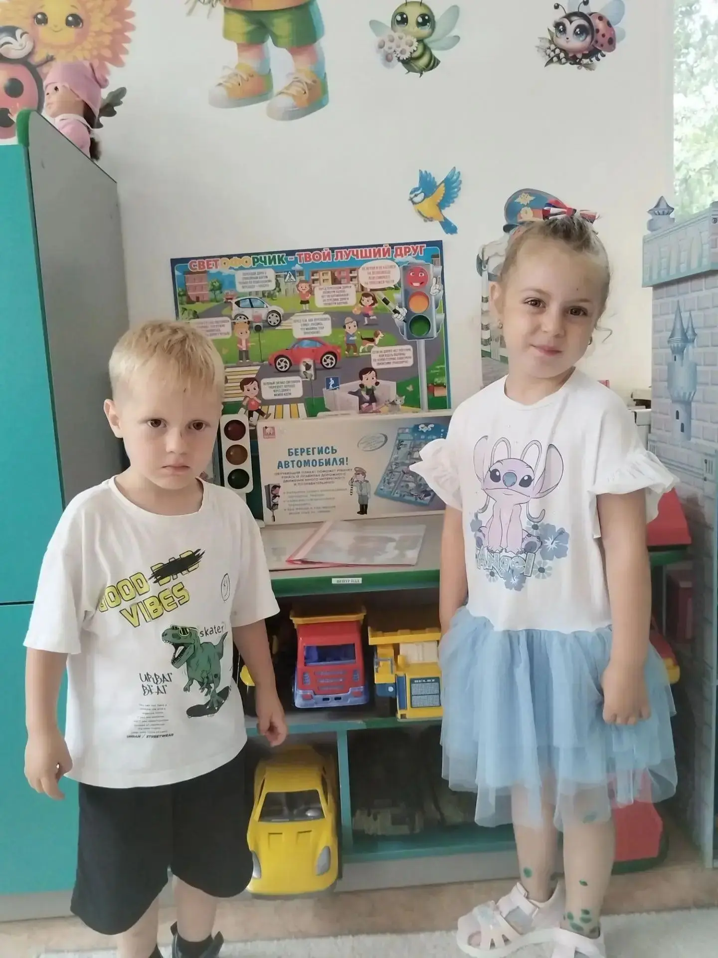 Лето — время безопасных дорог! 🛣️

Чтобы наши прогулки оставались только в радость, мы с ребятами и