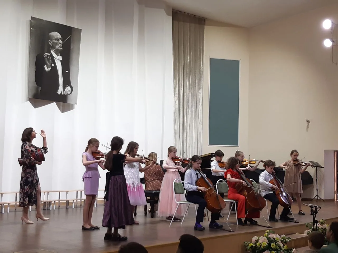 🎶 В конце мая в Концертном зале школы прошла серия ОТЧЕТНЫХ КОНЦЕРТОВ ОТДЕЛОВ. И открыли этот творч