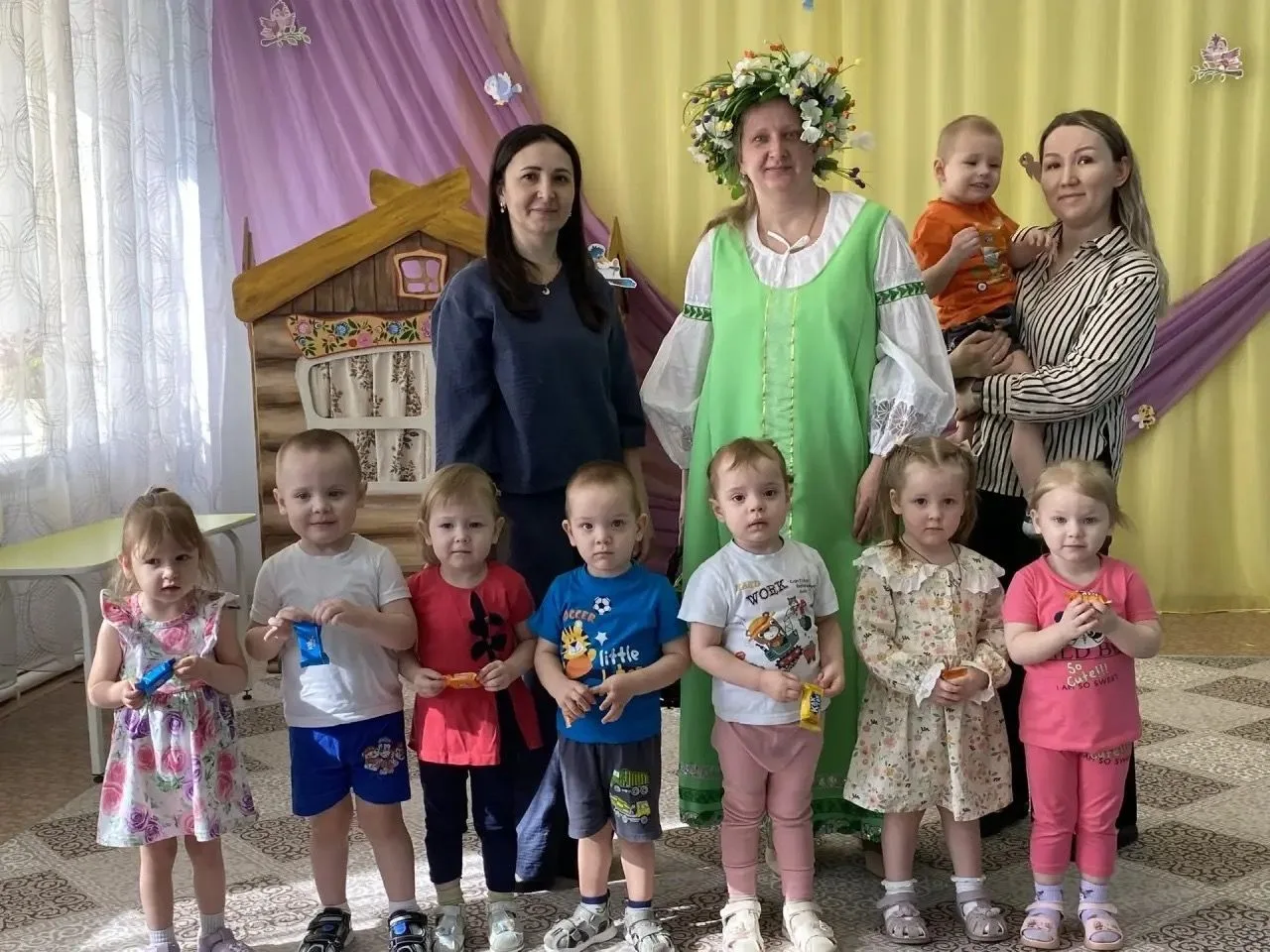 Солнце ярче засияло,