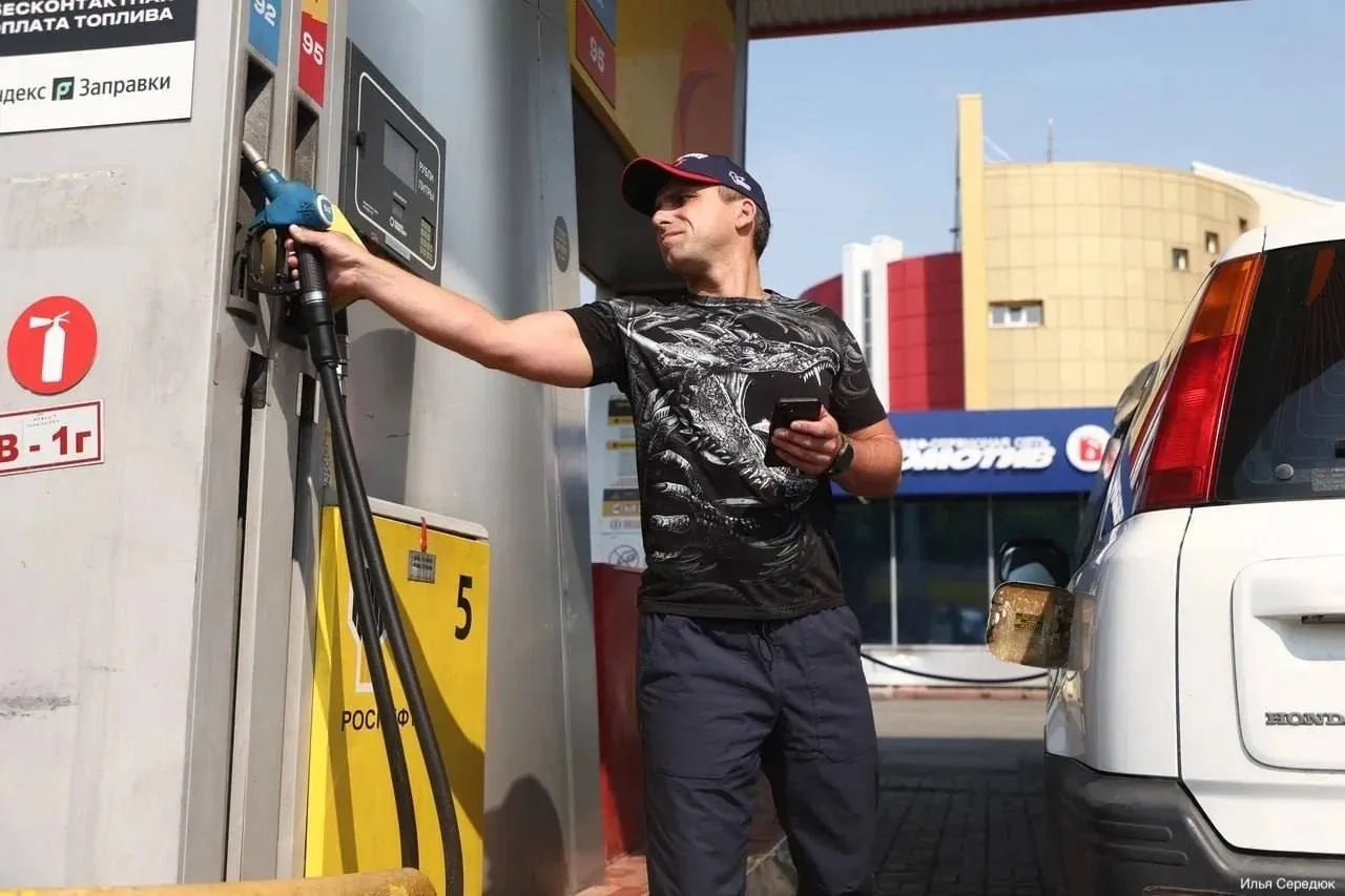 ⛽ В Кузбассе начали отменять ограничения на продажу бензина

Ограничения на отпуск топлива на автоза