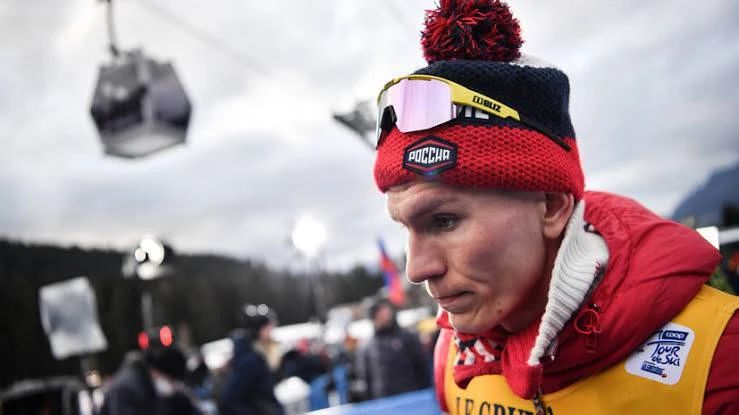 FIS допустила россиян к международным турнирам в нейтральном статусе.