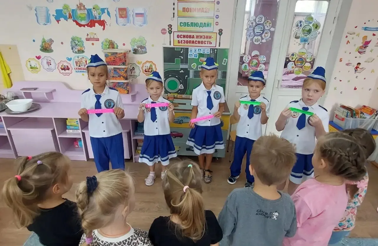 Неделя безопасности дорожного движения. Команда ЮПИД акция "Засветись в темноте"