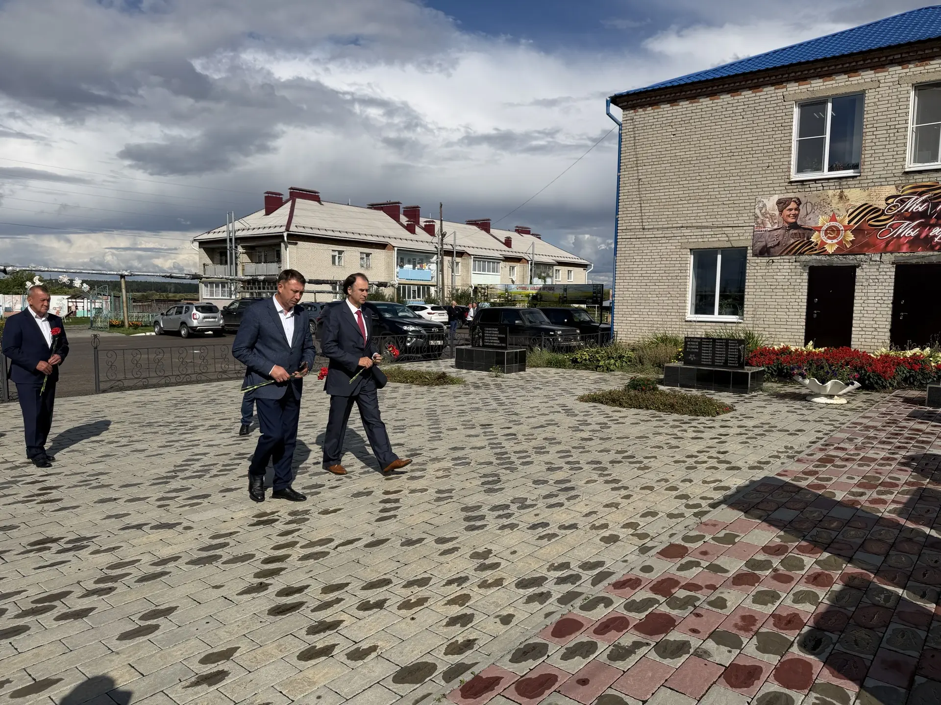 В селе Красномыльском вместе с Главой Шадринского муниципального округа Дмитрием Владим...