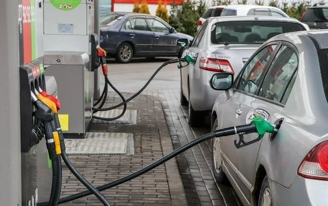 🚘В Омской области зафиксирован резкий скачок цен на все виды топлива

По данным мониторинга, с 14 п