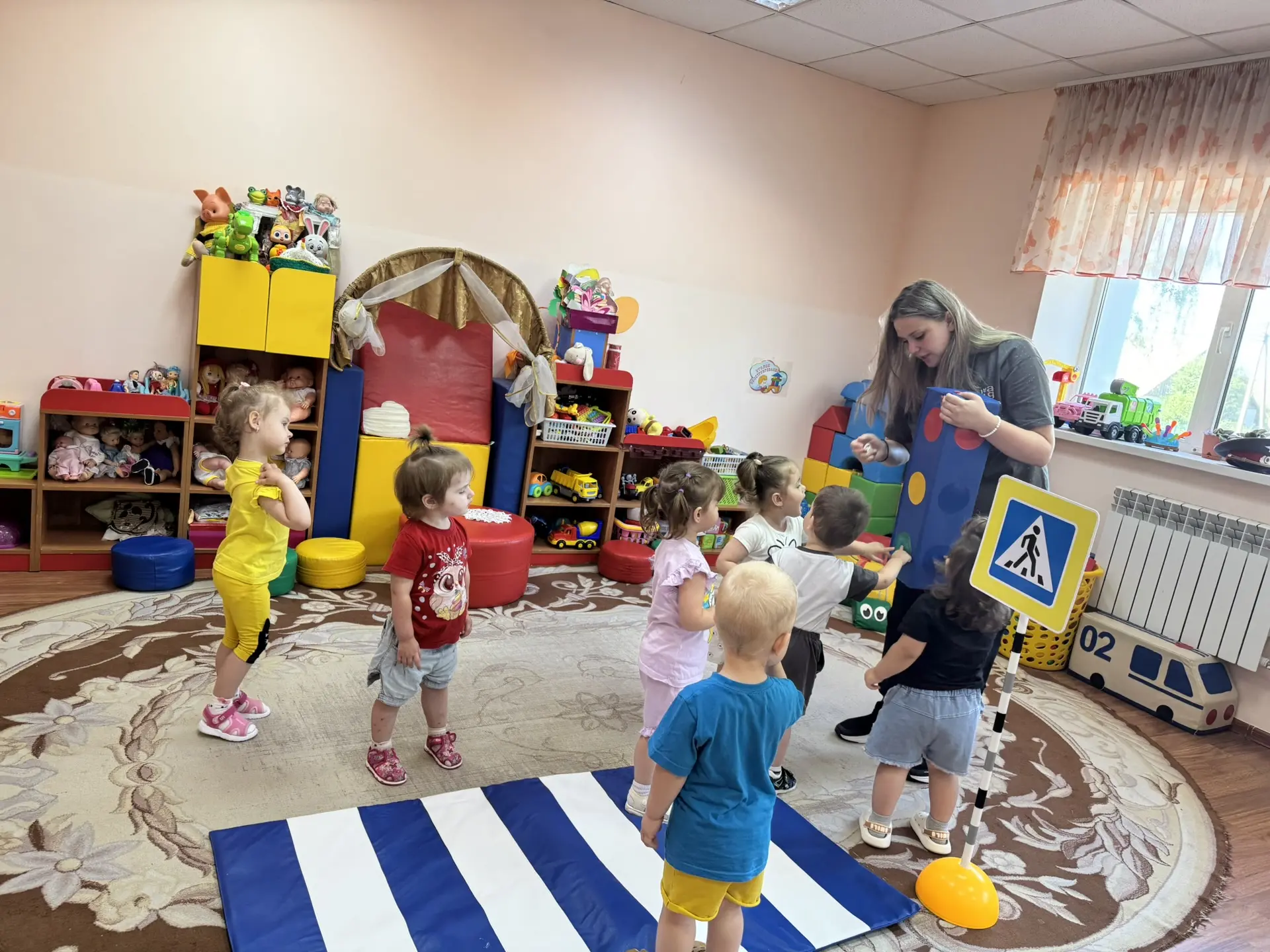 🚦🚔 3 июля — День ГАИ! 🎉

В нашем детском саду мы отметили этот важный праздник! Ребята в игровой 