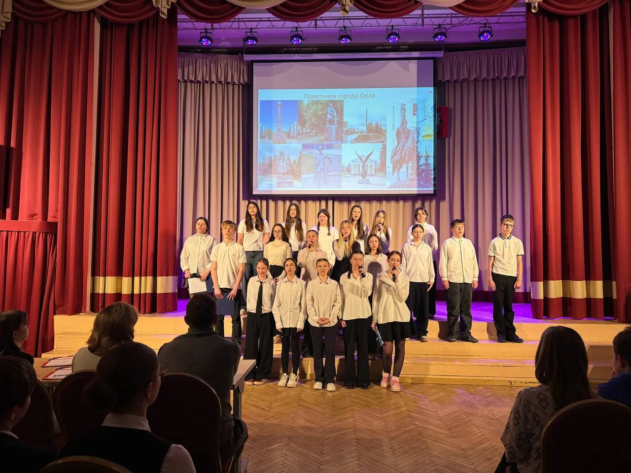 🎶 С песней к победе  🕊️ 🕊️ Мы продолжаем делиться выступлениями в нашей школе ко Дню Победы.  Ребята