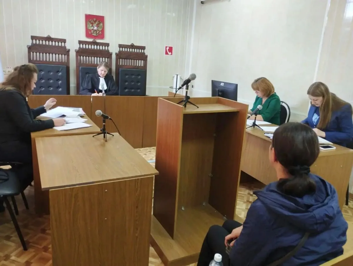 Долг по алиментам в 500 тысяч рублей обернулся для жительницы Комсомольского района исп...