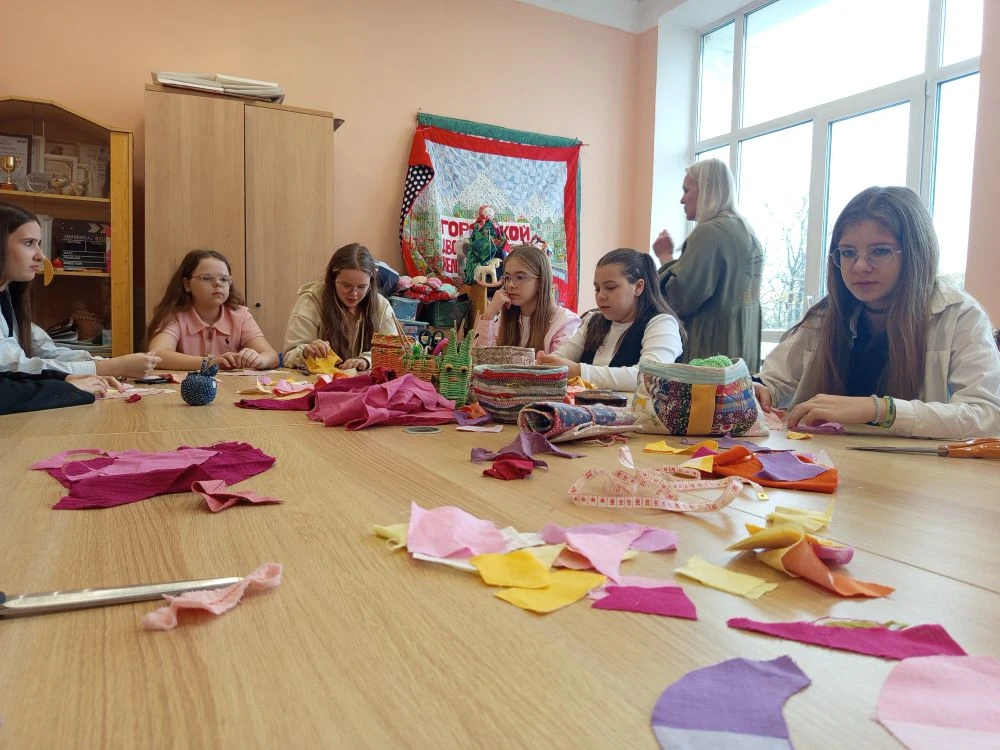 🪷 Сегодня для 6 класса урок труда прошёл в необычном месте — в Городском Дворце культуры железнодоро