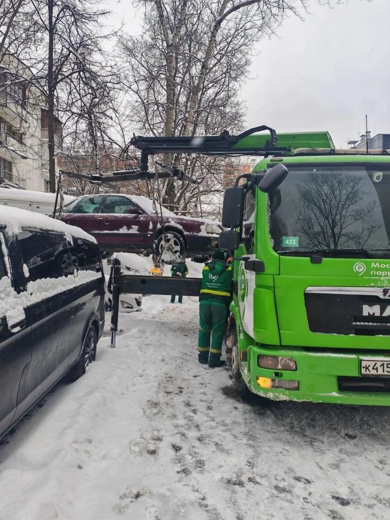 Арест авто за долги по ЖКХ: в Северном Измайлове работают судебные приставы