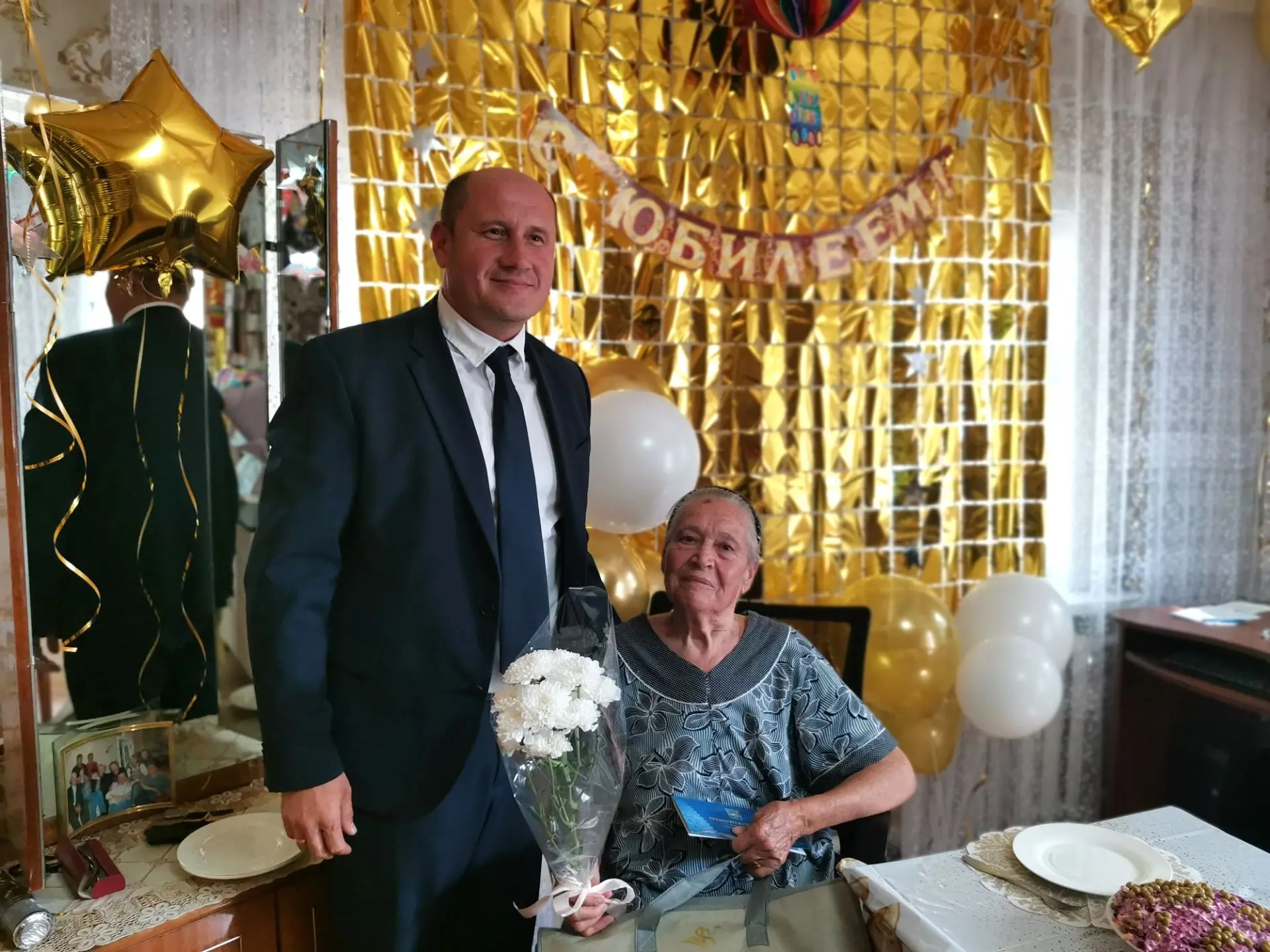Сегодня свой 90-летний юбилей празднует наша односельчанка, замечательная женщина, Петр...
