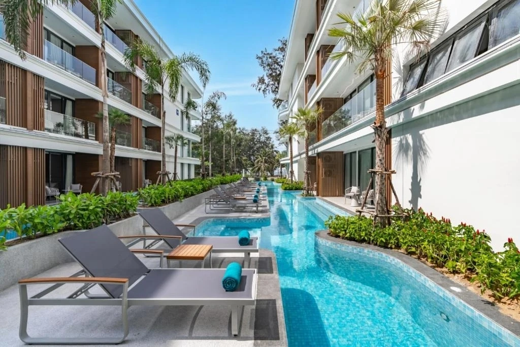 Дизайнерский отель Kora Beach Resort Phuket 5* открылся в 2025 году и уже получил высок...