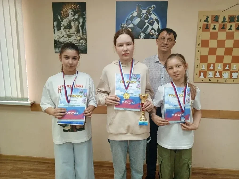 🥈 Серебряная медаль у Пеговой Елизаветы, ученицы 4В класса! 🔥Отличное выступление в т...
