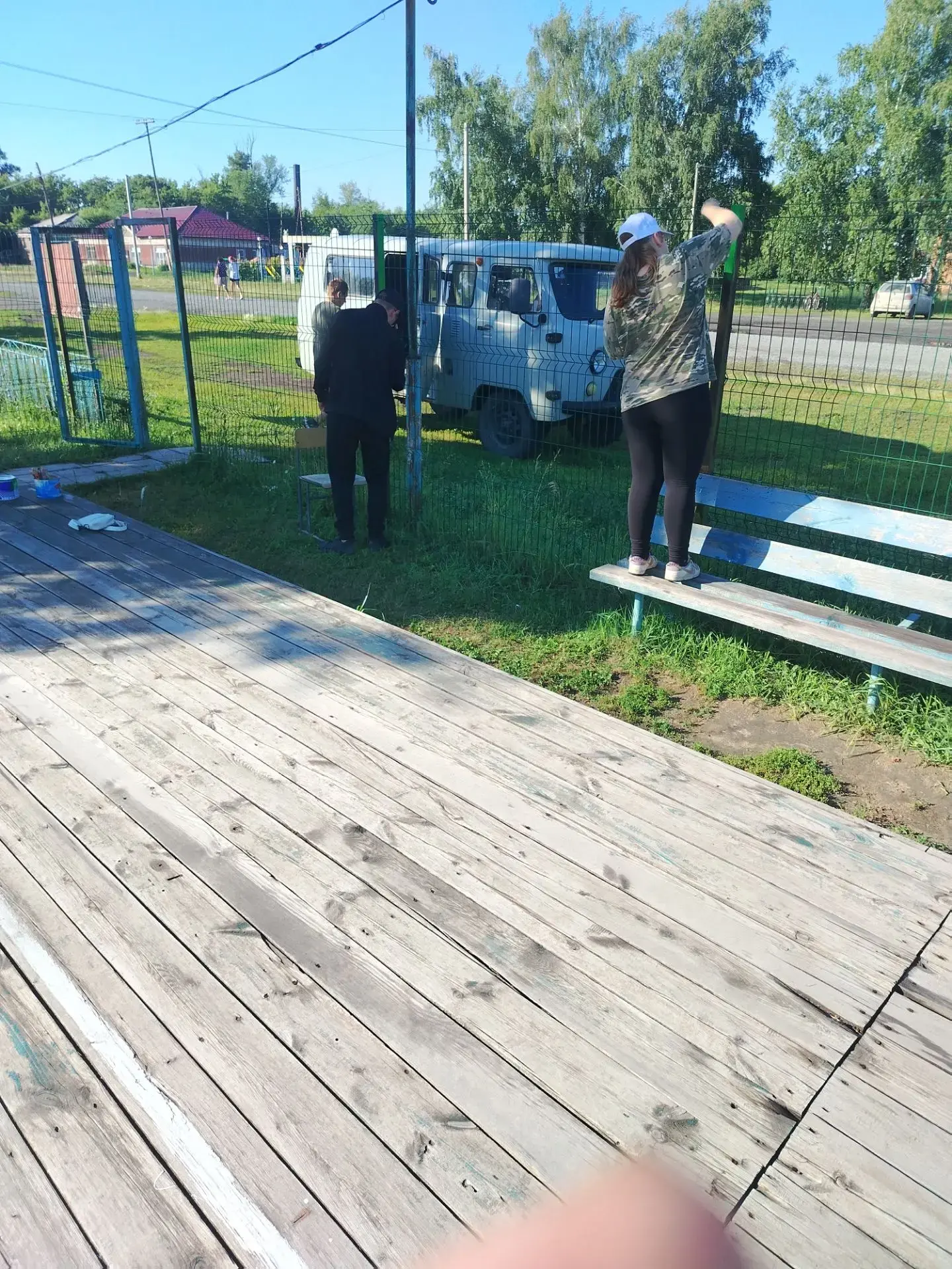 В Александровке продолжают обновлять спортивные объекты. На этот раз провели косметический ремонт во