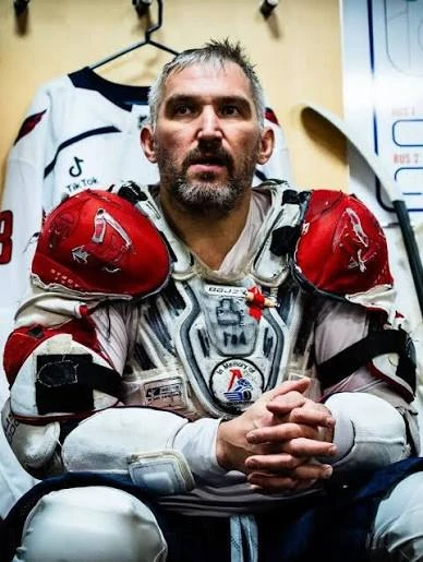 🐐 Ну а почему бы и не посмотреть, за счёт чего Овечкин всё ещё забивает? 
 
Овечкин официально пров