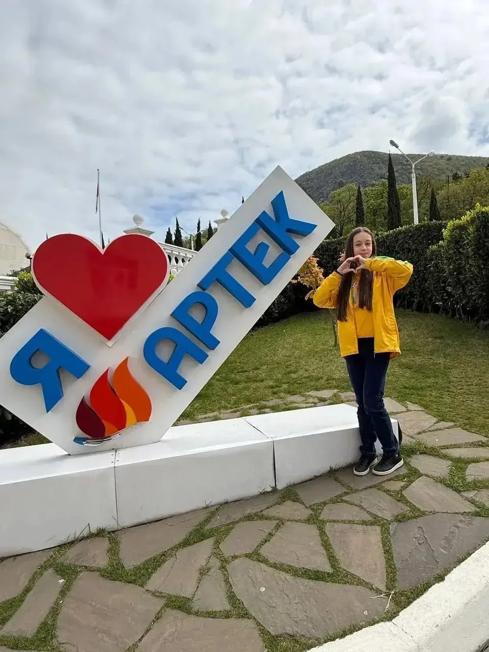 👋🏻 Всем-всем артековский привет!  Лицеистка Коловертных Варвара, участвуя во Всероссийском конкурсе 