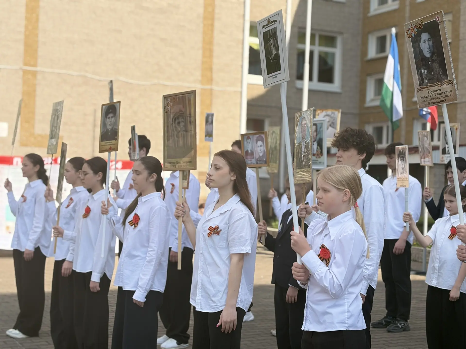 🇷🇺 «Платок памяти: Герои рядом с нами»: в школе №27 прошёл митинг, посвящённый 81-й годовщине Велико