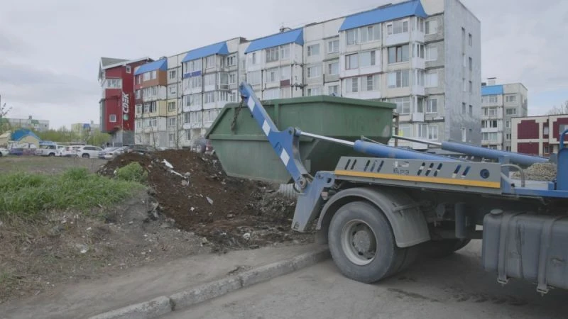 В городе П., начали эксперимент с «лодочками» для борьбы со свалками.

Спецтранс» — запустил экспери