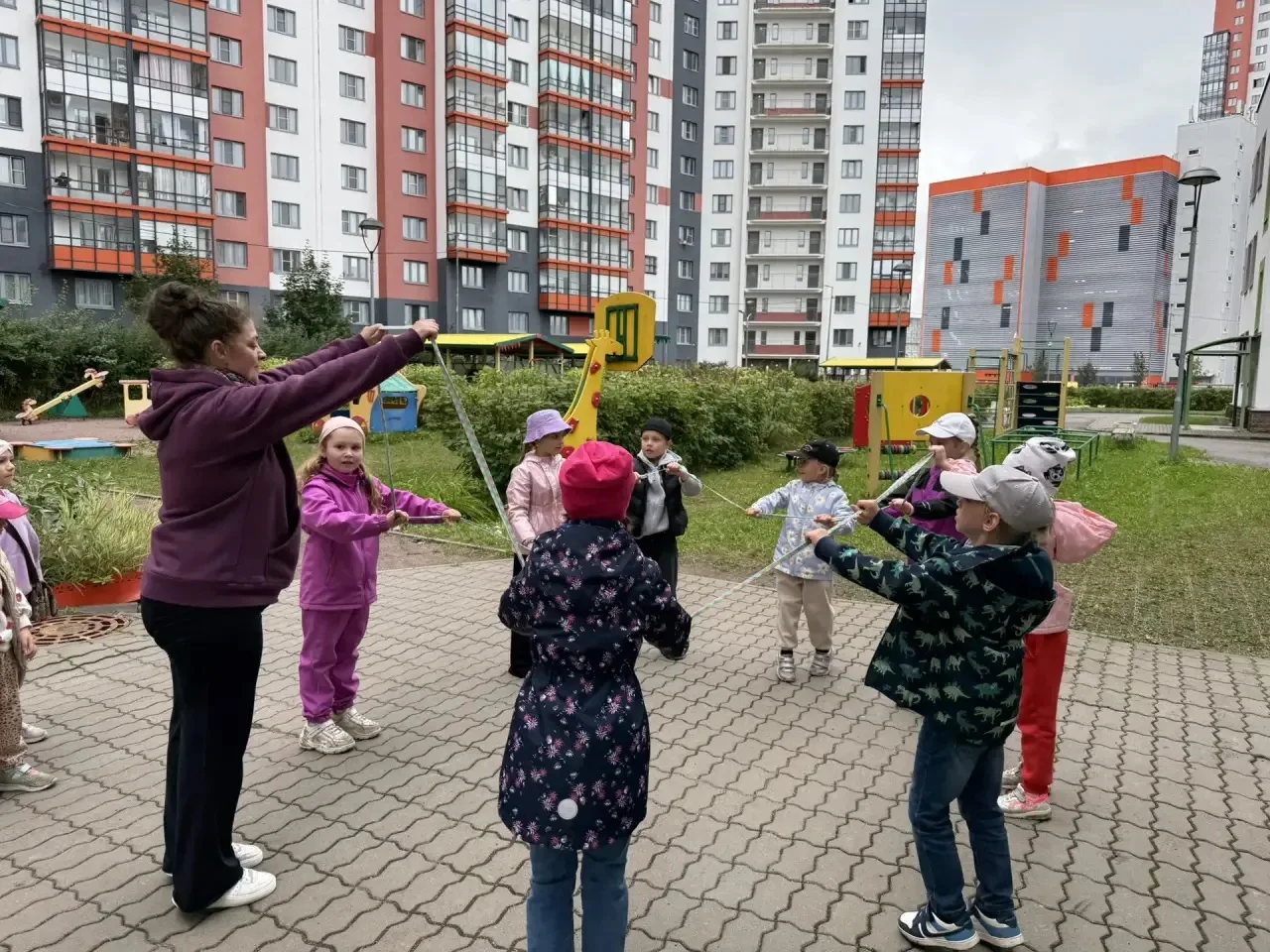 Ну, вот наши выпускники теперь уже окончательно попрощались с беззаботным 🧸🚗 детсадов...