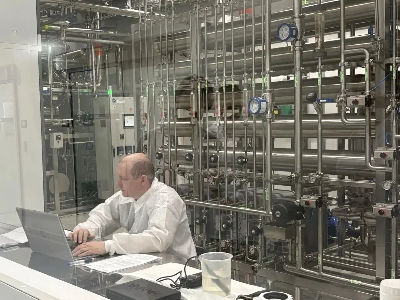 Руководитель Росздравнадзора лично ознакомилась с организацией производства в фармацевтических компа