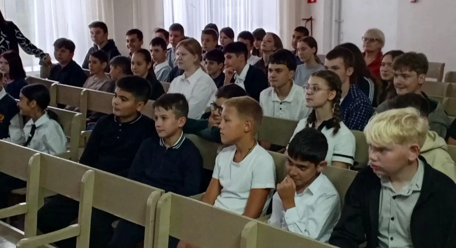 В МОУ СОШ с.Царевщина прошел общешкольный классный час среди учащихся 5-11 классов по р...