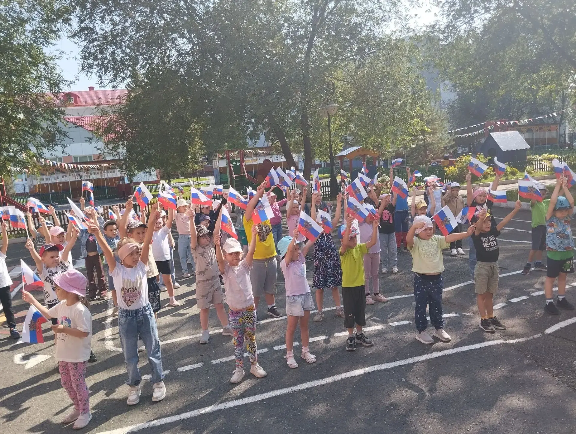 22 августа вся наша страна отмечает важный и торжественный праздник – День Государствен...