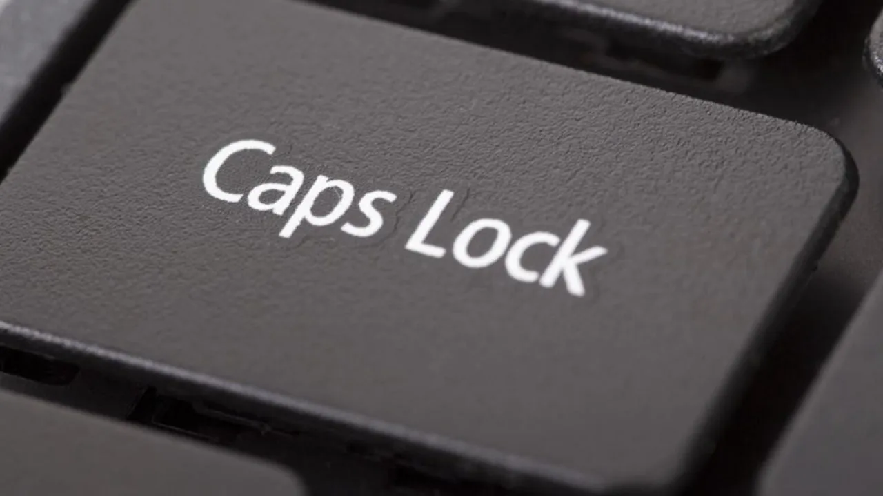 🔎 Как отключить уведомление о Caps Lock в редакторе реестра

🗂 Инструкция:
✓ Жмем Win + R  и пишем