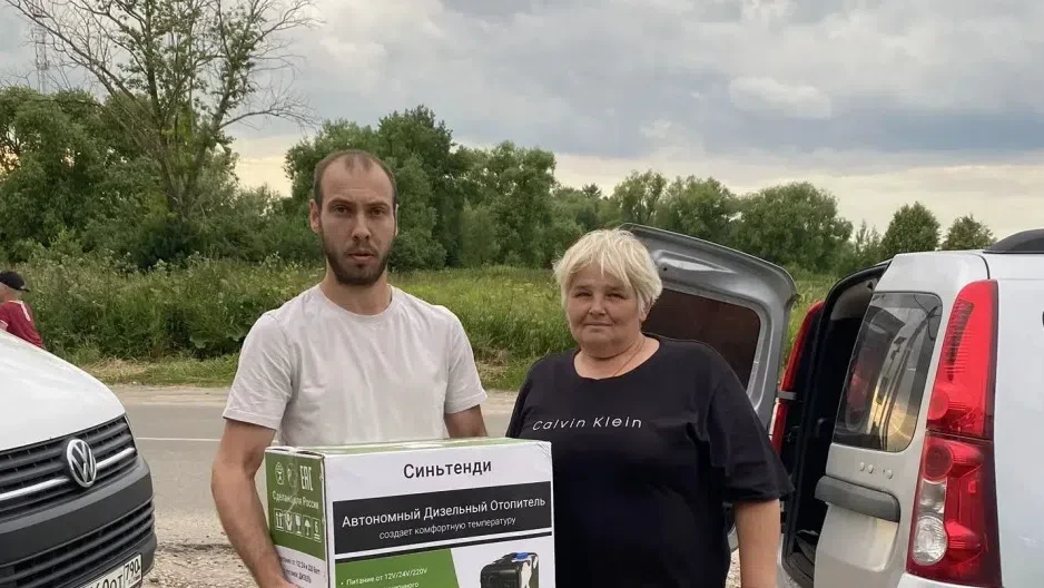 На приеме в общественной приемной партии Единая Россия к депутату Совета депутатов муни...