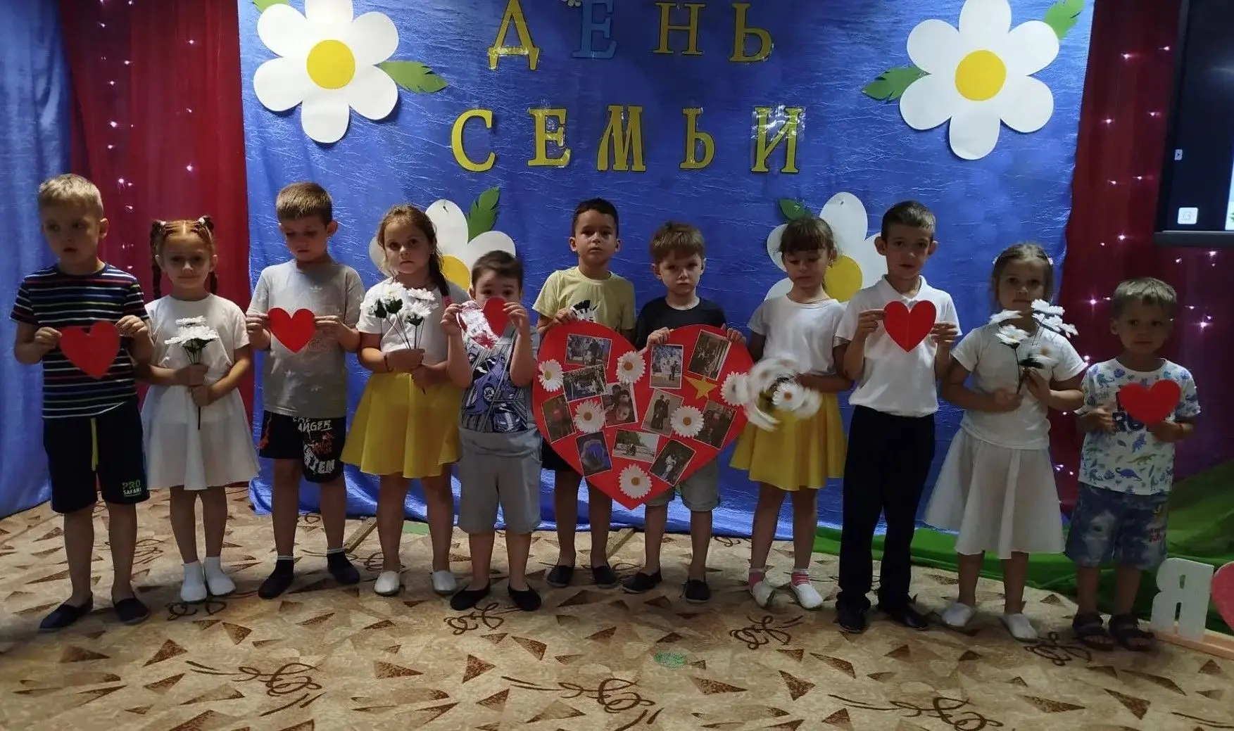 В День семьи, любви и верности ребята из нашего детского сада создавали коллажи — и это было по-наст