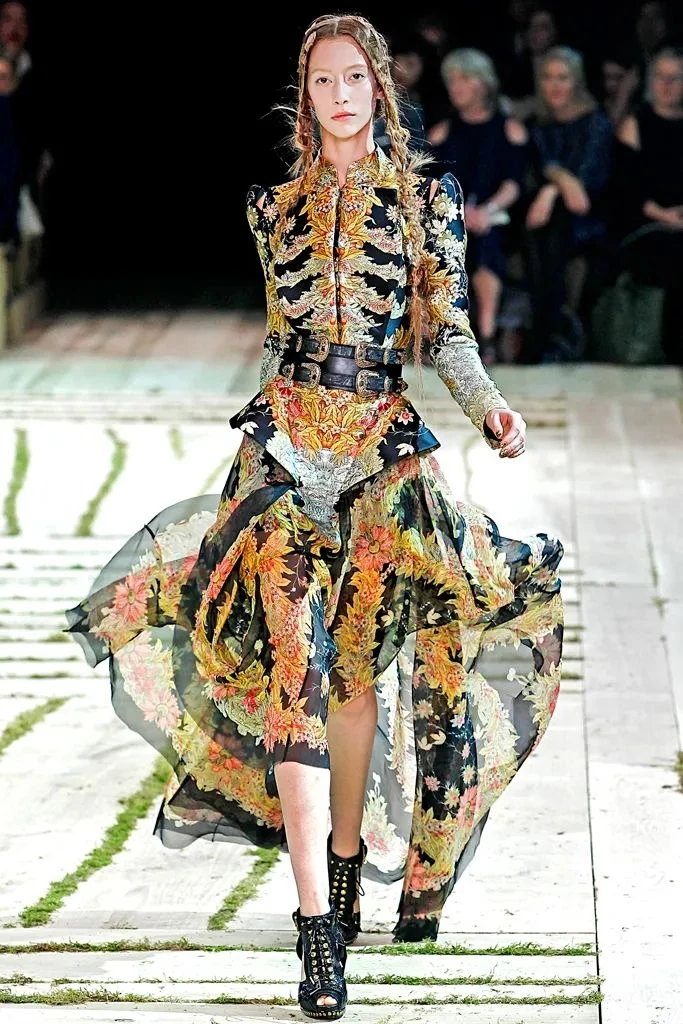 Из старых коллекций Alexander McQueen