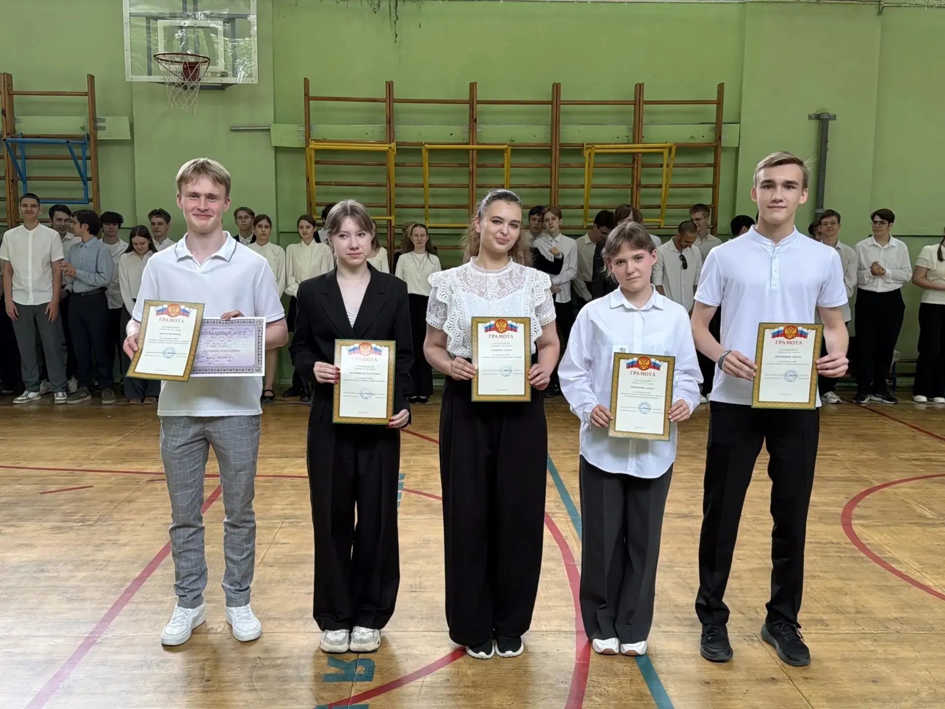 Итоги года: торжественные линейки – праздник успехов и старт новых горизонтов  Учебный год успешно п