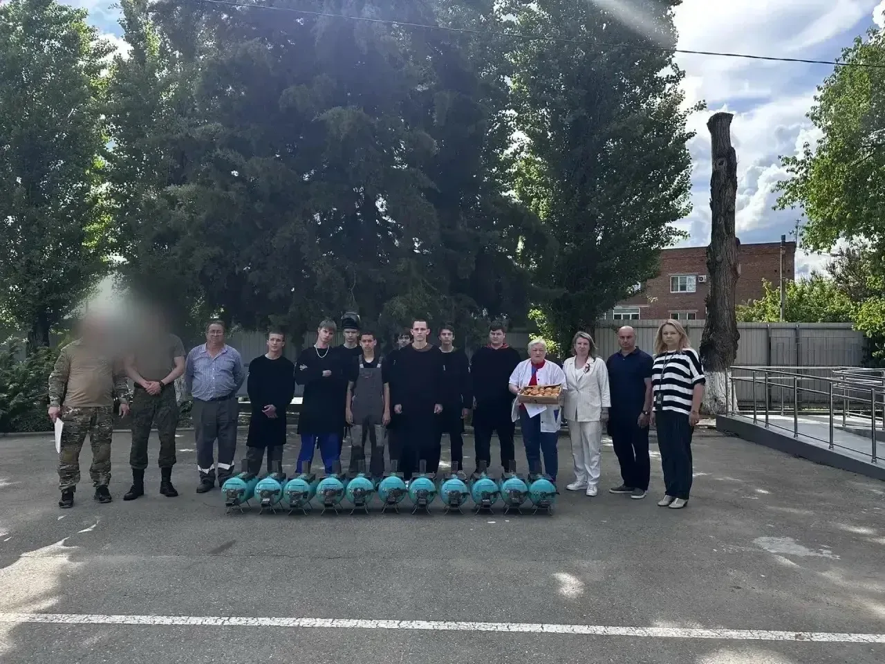 🔥 Волонтёры Кореновского политехнического техникума  поддерживают бойцов СВО!  Сегодня наши студенты