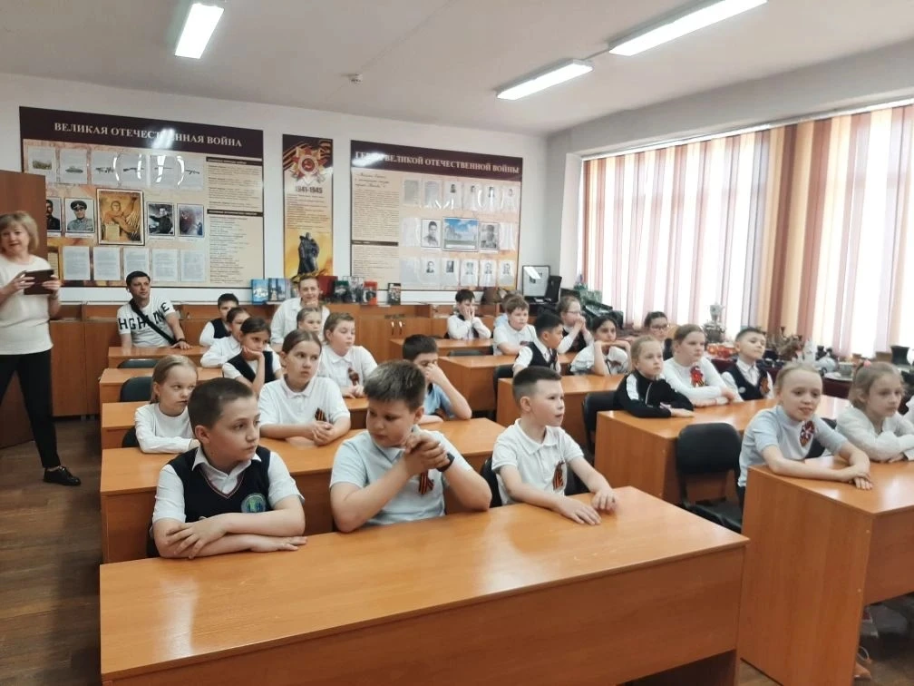 «Урок мужества в школе №114: учащиеся из 135-й школы познакомились с героями-Панфиловцами» 6 мая наш