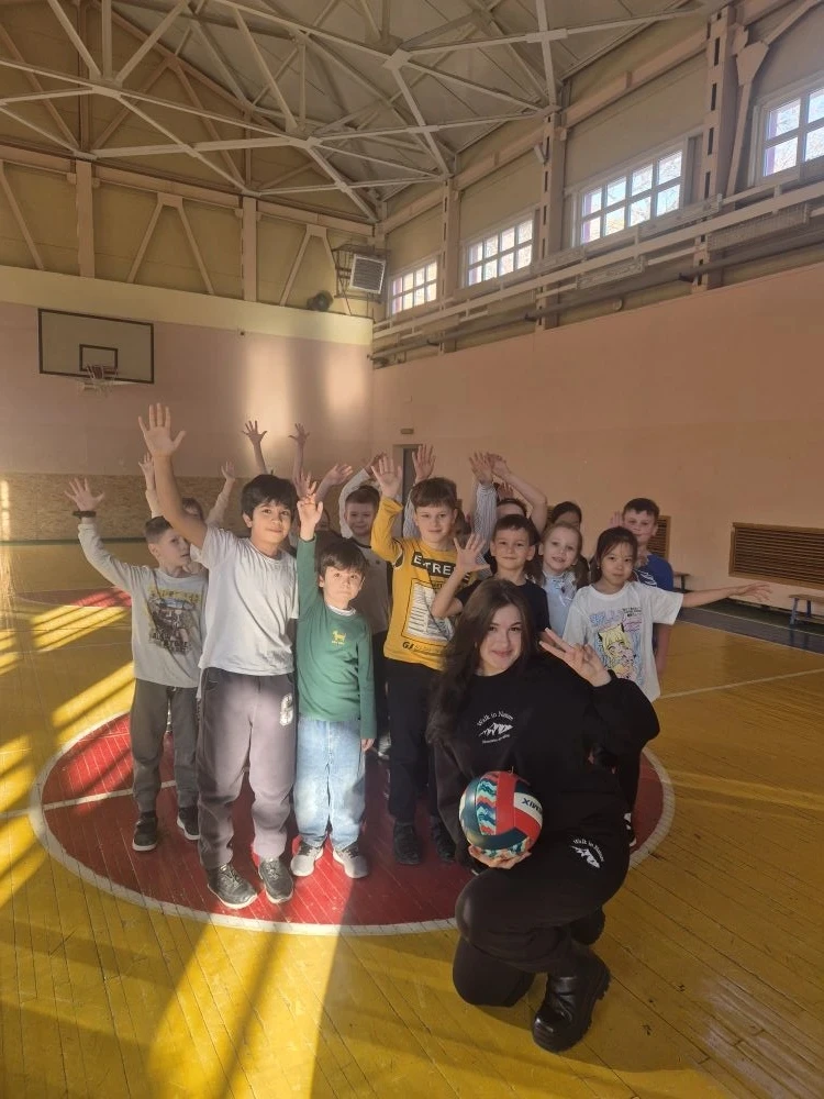 🎉Ура! Пришкольный лагерь открыт!  👍🏻Сегодня в нашей школе стартовал пришкольный лагерь — и это насто
