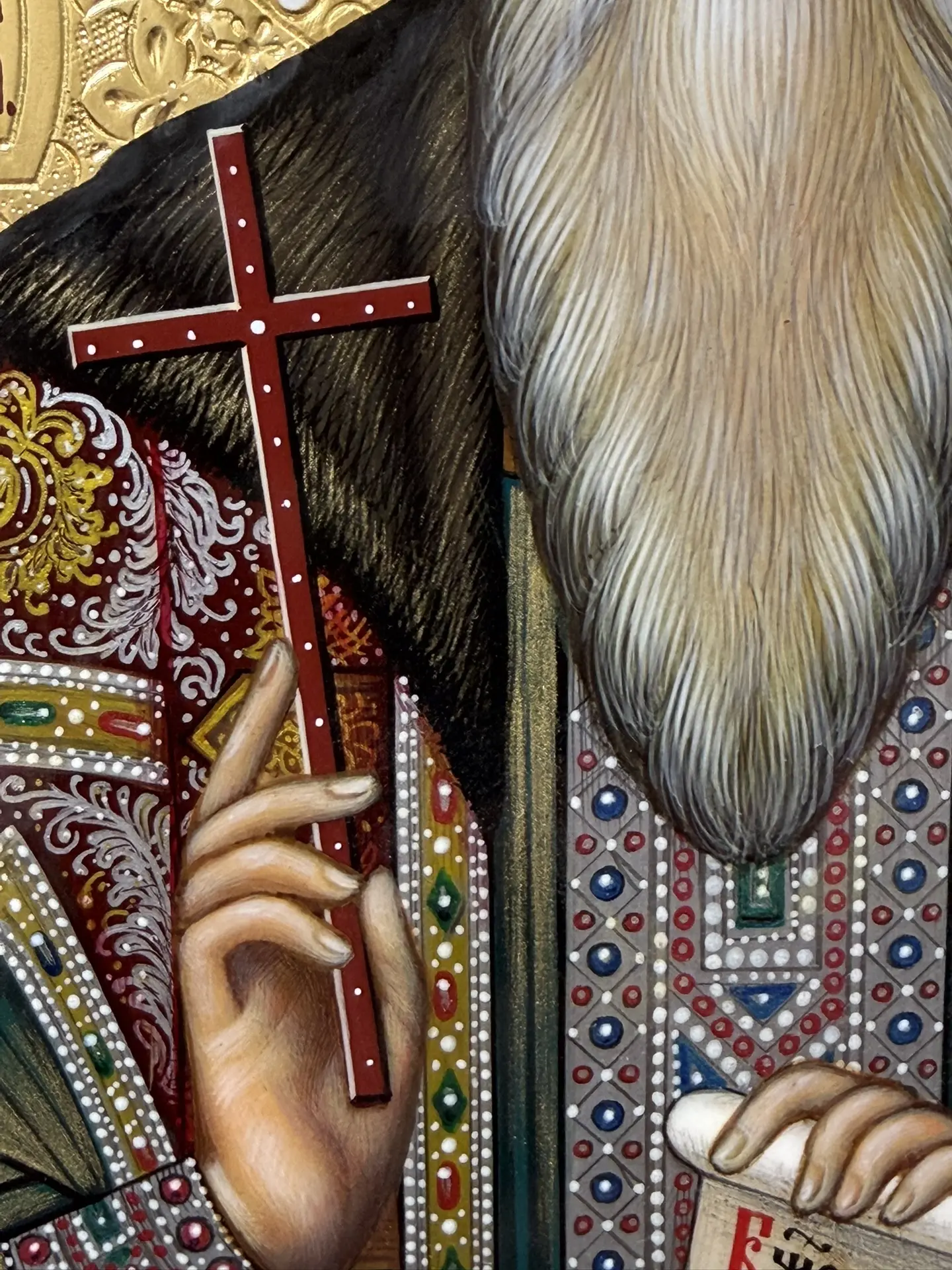 ⁉️Перед вами несколько фото фрагментов одной иконы. Попробуете догадаться, какой это об...