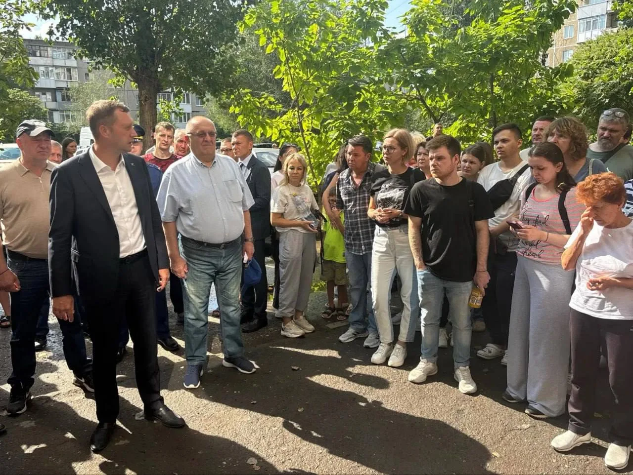 В Саратове в результате атаки БПЛА пострадали несколько жителей многоквартирного дома. ...