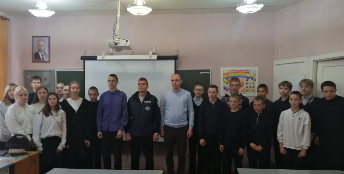✅ В школе прошла важная встреча учащихся с инспектором ДПС ГИБДД.

В ходе беседы инспектор подробно 