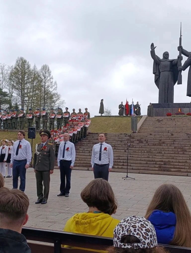 ✨ Обучающиеся нашей гимназии приняли участие в патриотической акции «А нынче нам нужна одна Победа» 