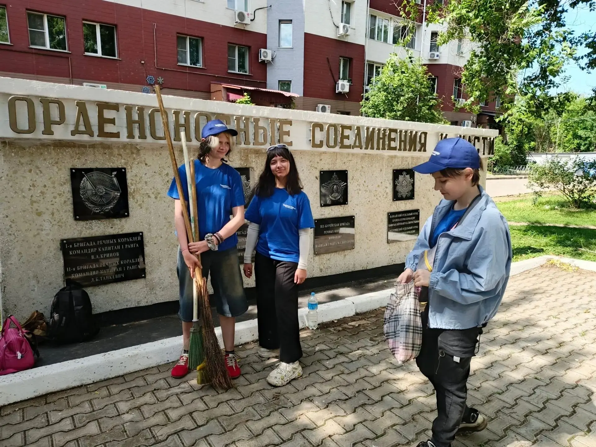 ⚜️22 июня, в День памяти и скорби, серебряные волонтеры «Светлое сердце» Центра "Диалог", совместно 
