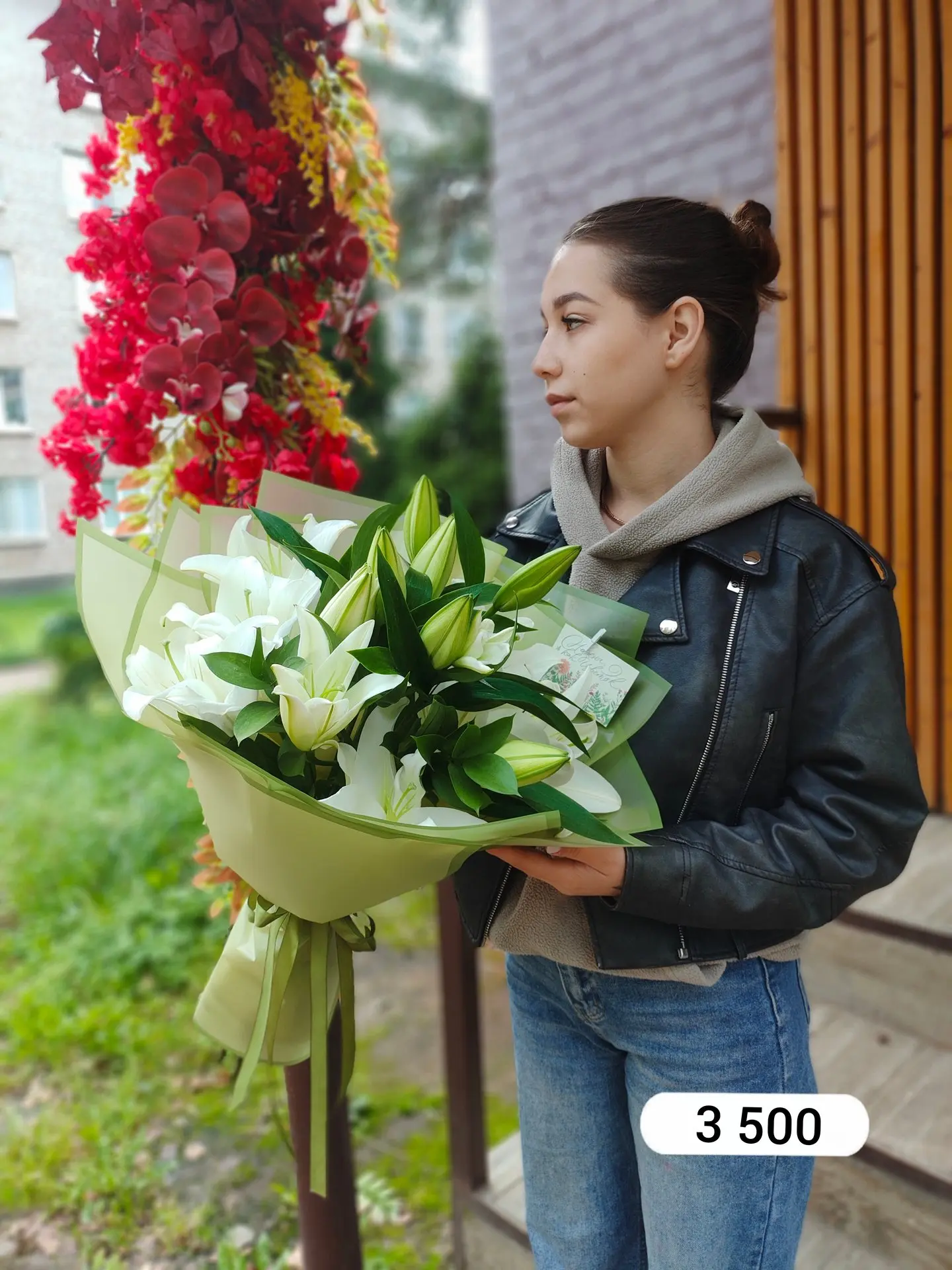 🌸 Букет из лилий — это элегантный способ выразить свои чувства! Эти роскошные цветы по...